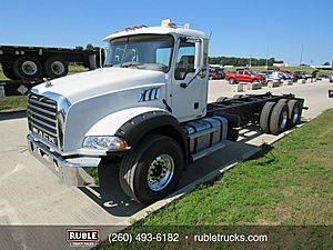 2013 Mack Granite GU813 - Cab & Chassis