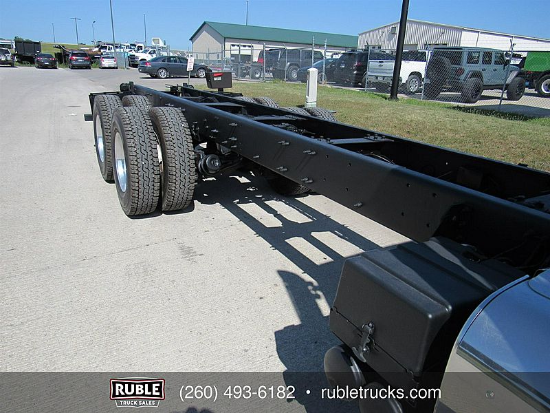 2013 Mack GU813