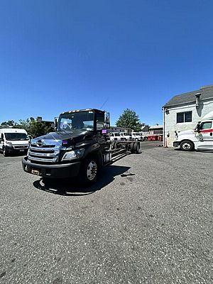 2015 Hino 338 - Day Cab