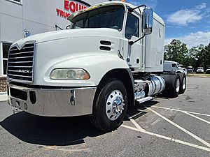 2018 Mack Pinnacle CXU613 - Sleeper Truck