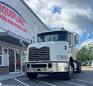 2017 Mack Pinnacle CXU613 - Sleeper Truck