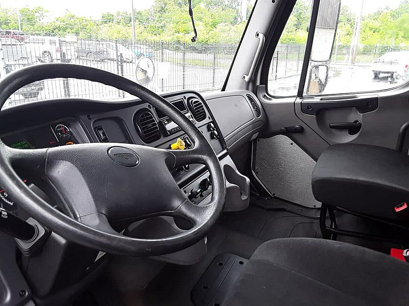 2019 Freightliner M2 106