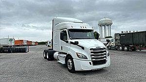 2020 Freightliner Cascadia - Sleeper Truck