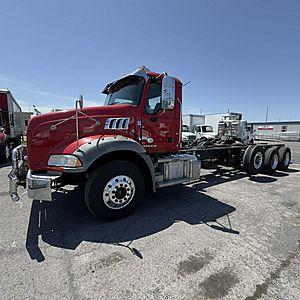 2018 Mack Granite GU803 - Day Cab