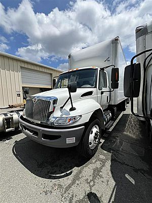 2019 International DuraStar 4300 - Box Van