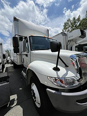 2019 International DuraStar 4300 - Box Van