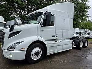 2020 Volvo VNR64T-640 - Sleeper Truck