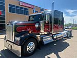 2022 Kenworth W900L