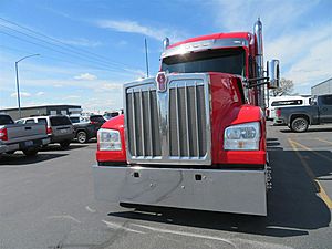 2023 Kenworth W990 - Sleeper Truck