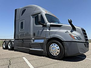 2022 Freightliner Cascadia 126 - Sleeper Truck