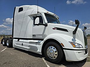 2023 Peterbilt 579 - Sleeper Truck