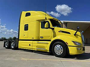 2023 Peterbilt 579 - Sleeper Truck