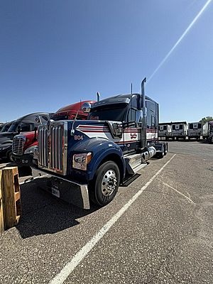 2023 Kenworth W990 - Sleeper Truck