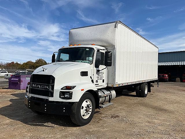 2022 Mack MD642