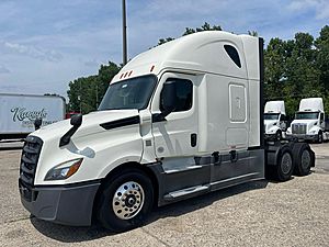2019 Freightliner Cascadia 126 - Sleeper Truck