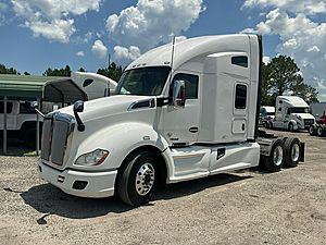 2022 Kenworth T680 - Sleeper Truck