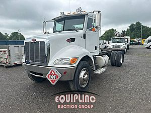 2008 Peterbilt 335 - Day Cab