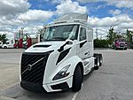 2025 Volvo VNL