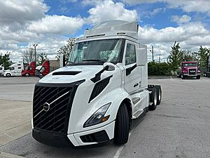 2025 Volvo VNL