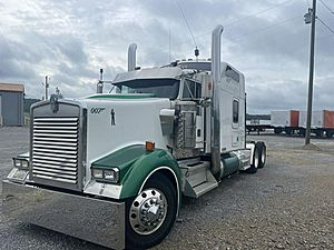 2002 Kenworth W900 - Sleeper Truck