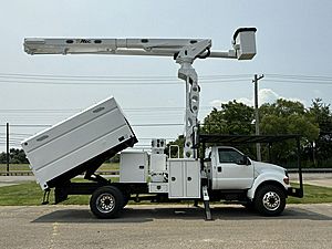 2013 Ford F750 - Bucket Truck