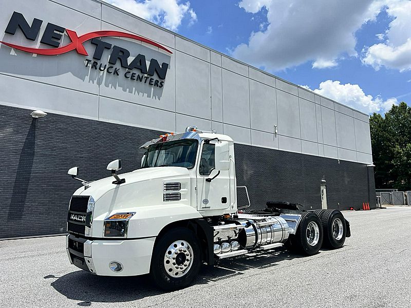 2022 Mack AN64T