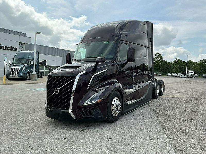 2025 Volvo VNL 860