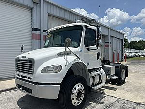 2018 Freightliner M2 106 - Cargo Van