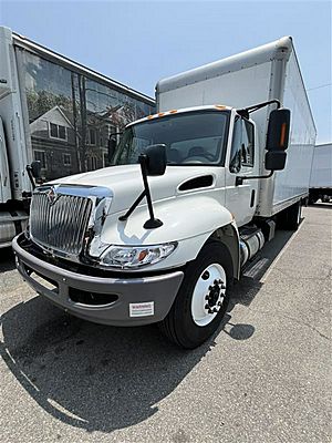 2018 International DuraStar 4300 - Box Van
