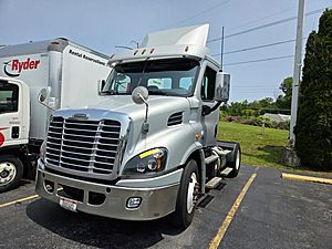 2018 Freightliner Cascadia 113 - Day Cab