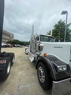 2026 Kenworth W900L - Sleeper Truck