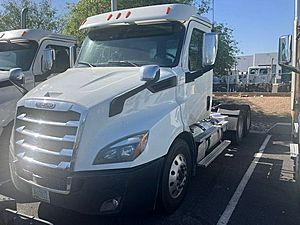 2018 Freightliner Cascadia 113 - Day Cab