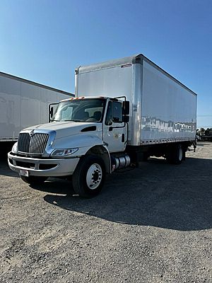 2018 International DuraStar 4300 - Box Van