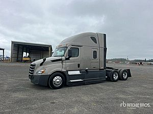 2021 Freightliner Cascadia PT126SLP - Sleeper Truck