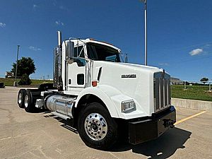 2020 Kenworth T800 - Day Cab