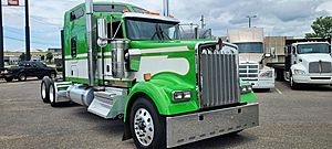 2023 Kenworth W900L - Sleeper Truck