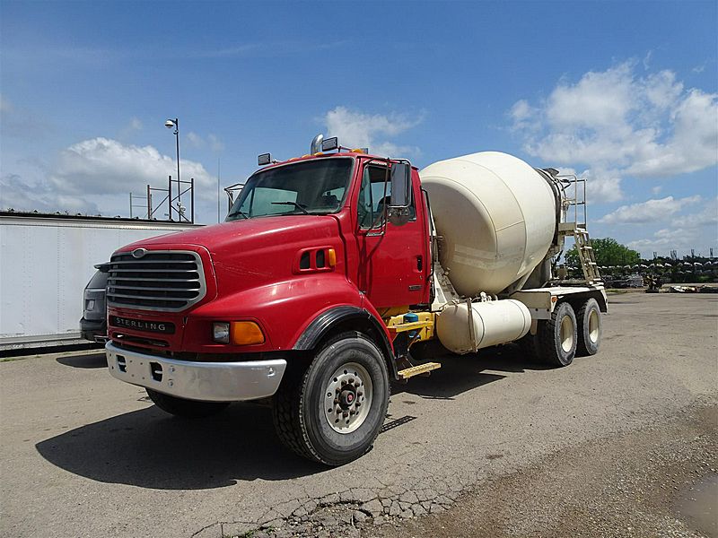 2000 Sterling L8500