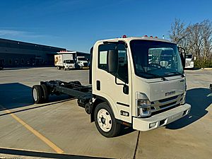 2025 Isuzu NRR