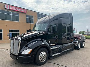 2022 Kenworth T680 - Sleeper Truck