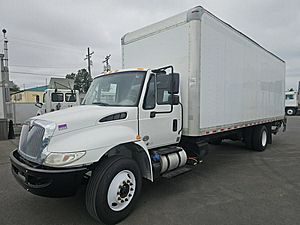 2018 International DuraStar 4300 - Box Van