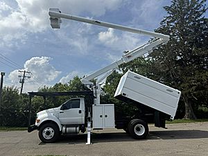 2015 Ford F750 - Bucket Truck