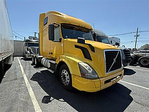 2016 Volvo VNL 670 - Sleeper Truck