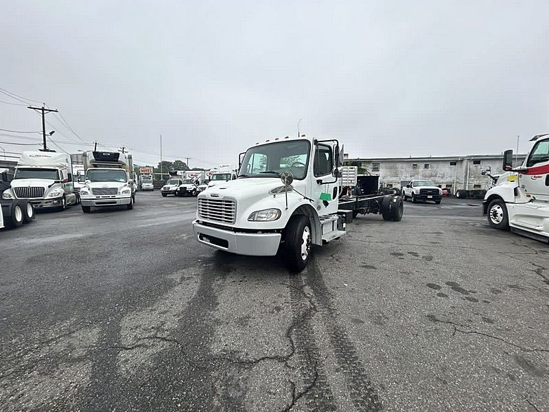 2019 Freightliner M2 106