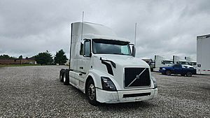 2018 Volvo VNL 740 - Sleeper Truck
