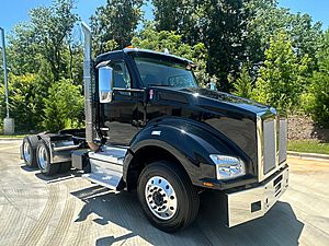 2023 Kenworth T880