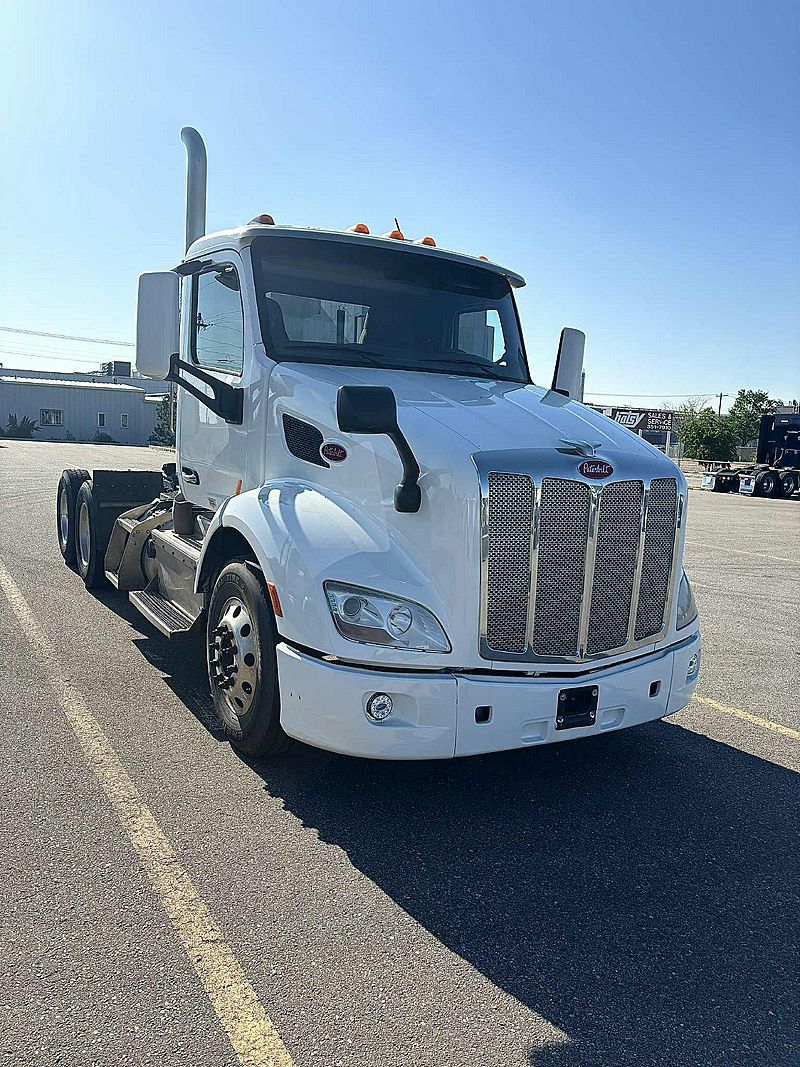 2017 Peterbilt 579