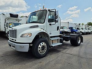 2017 Freightliner M2 106 - Day Cab