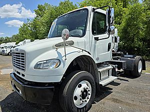 2013 Freightliner M2 106 - Cargo Van