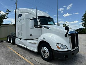 2020 Kenworth T680 - Sleeper Truck