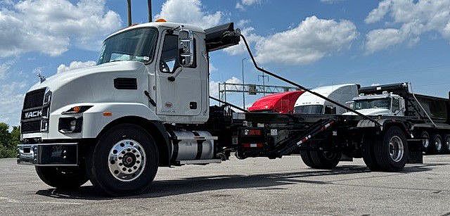 Jon　Scieszka's　Truck Town マイヤペン対応 Housby Mack | Truck Repair Service, Truck Parts, Mack Truck